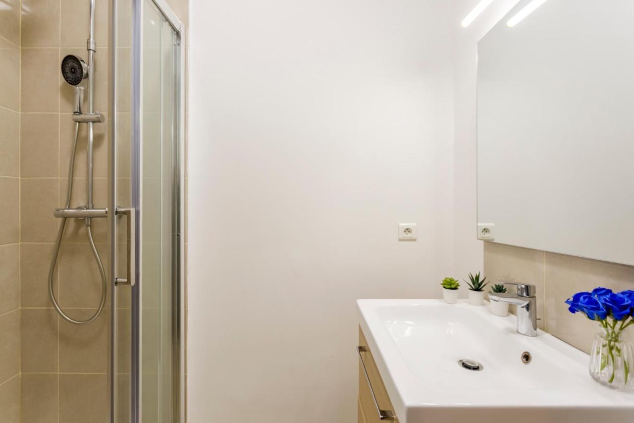 Cozy Apartment - Champs Elysees - Mollien Париж Екстериор снимка