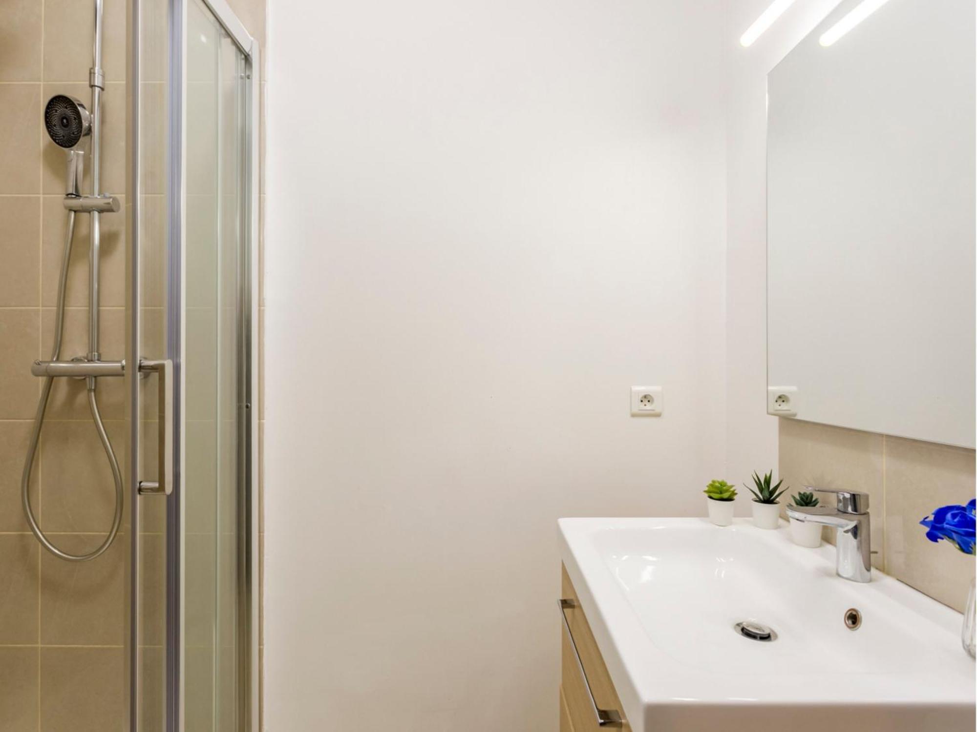 Cozy Apartment - Champs Elysees - Mollien Париж Екстериор снимка